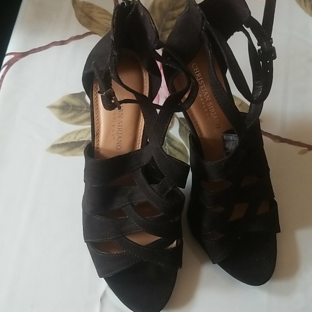 Heels - Picture 2 of 2